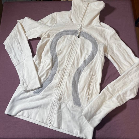 lululemon athletica Jackets & Blazers - Lululemon In stride Jacket Cowl Neck in white and gray - size 4
